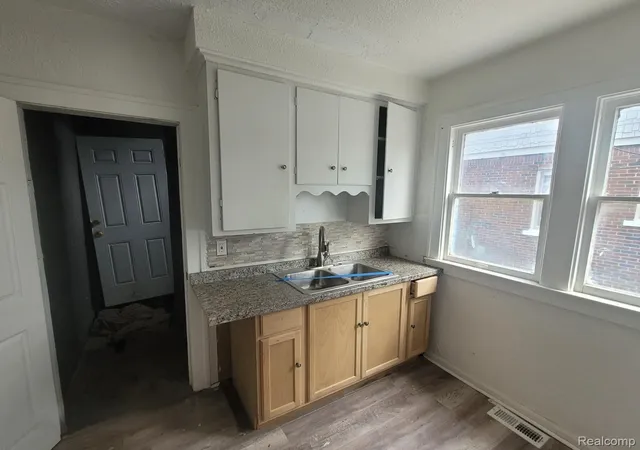 4th image of 3996 Beaconsfield St, Detroit, MI 48224 | MLS# 20261026202
