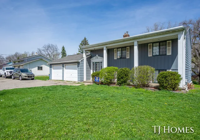 Homes for sale in Grand Rapids, MI | 2561 2563 Burton St Se, Grand Rapids, MI 49546 | MLS# 65026016289