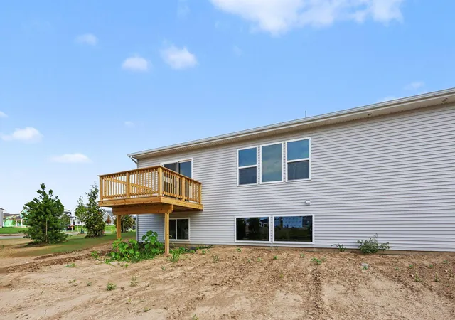 2nd image of 6600 Bellflower Dr SW, Zeeland, MI 49464