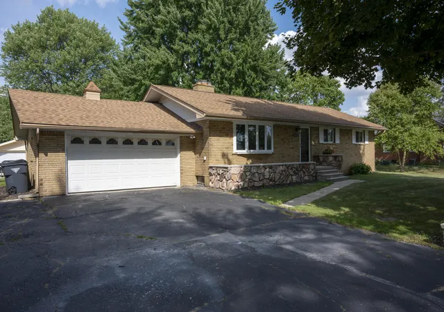 Photo 33 of Single family home for sale at 219 Ottawa Dr, Troy, MI 48085 | MLS# 81026016323 | Listing updated on 2026-09-14