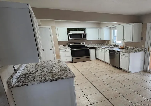 Photo 3 of Single family home for sale at 7332 Quail St, Portage, MI 49024 | MLS# 20261026322 | Listing updated on 2026-09-09
