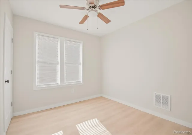 Listing Photo 2 - Condo for sale in building located at 3756 Burlingame St, Detroit, MI 48219