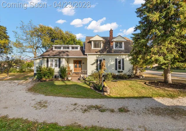 Photo 4 of Single family home for sale at 5815 Chicago Rd, Warren, MI 48092 | MLS# 20261026404 | Listing updated on 2026-08-24