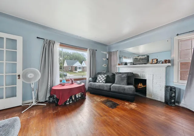 Photo 3 of Single family home for sale at 17360 Mansfield St, Detroit, MI 48235 | MLS# 81026016468 | Listing updated on 2026-04-19