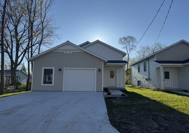 Photo 1 of Sale Pending at 1966 Dowd St, Muskegon, MI 49441 | MLS# 65026016566 | Listing updated on 2026-04-22