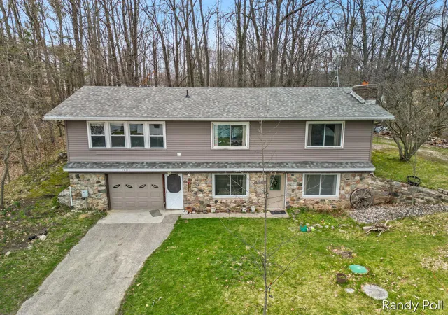 1st image of 10116 Lakeshore Dr, Evart, MI 49631 | MLS# 72026016572