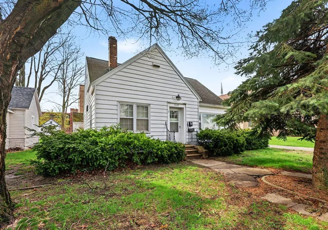 Homes for sale in Muskegon City Muskegon, MI | 2129 Miner Ave, Muskegon City Muskegon, MI 49441 | MLS# 71026016586