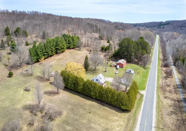 5th image of 2760 River Rd, Frankfort, MI 49635 | MLS# 78080067109