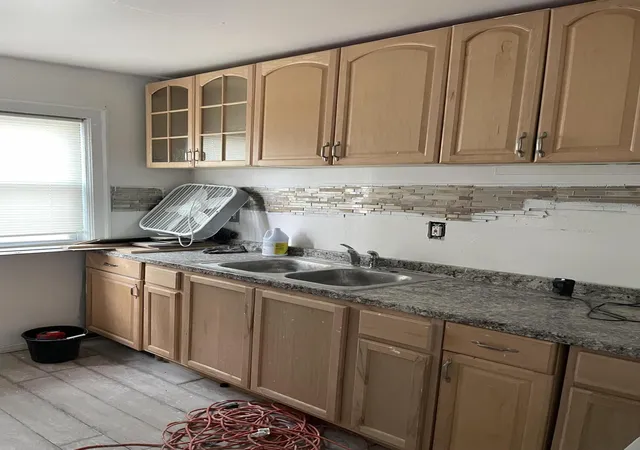 Listing Photo 5 - Condo for sale in building located at 15341 Cherrylawn St, Detroit, MI 48238