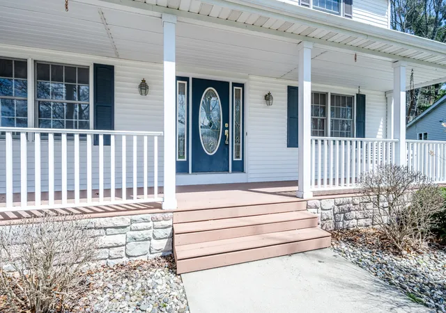 Photo 2 of Single family home for sale at 1375 Catherine Cir, Saint Joseph, MI 49085 | MLS# 69026016637 | Listing updated on 2026-09-11