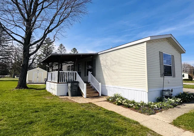 Photo 1 of Single family home for sale at 69205 Garver Lake Rd #2, Edwardsburg, MI 49112 | MLS# 69026016708 | Listing updated on 2026-07-27