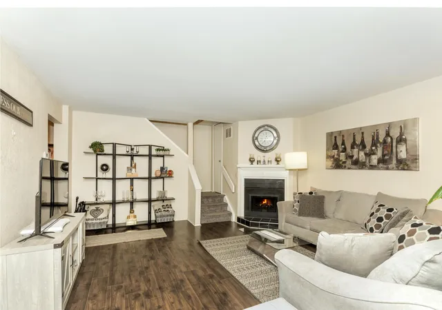 Homes for sale in Southfield, MI | 24684 Cashmere Ct #136, Southfield, MI 48033 | MLS# 81026016707