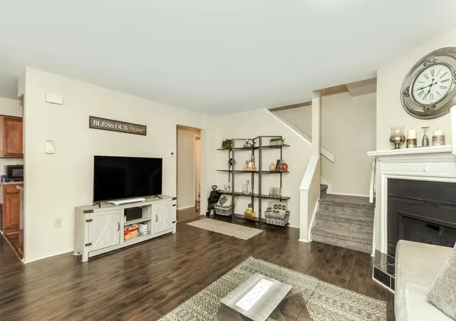 Homes for sale in Southfield, MI | 24684 Cashmere Ct #136, Southfield, MI 48033 | MLS# 81026016707