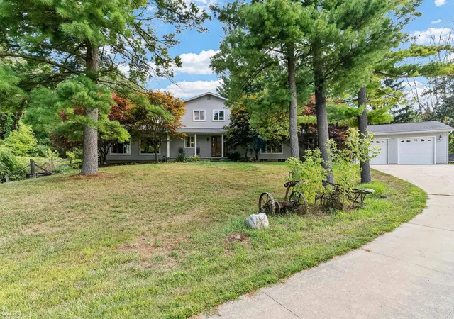 Photo 1 of Single family home for sale at 1061 Rose Ctr Rd, Fenton, MI 48430 | MLS# 5050204870 | Listing updated on 2026-08-04