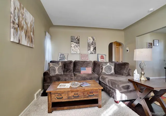 2nd image of 839 E Bennett Ave E, Ferndale, MI 48220 | MLS# 20261026975