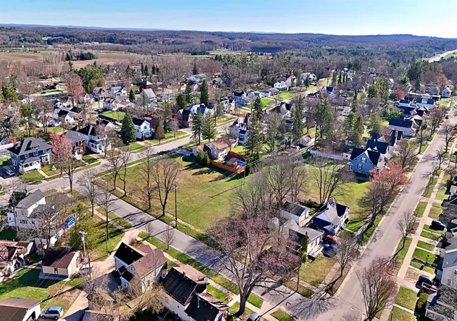 Photo 4 of Land for sale at Lot 7 Chapin St, Cadillac, MI 49601 | MLS# 78080067151 | Listing updated on 2026-08-30