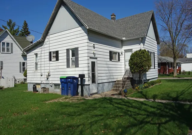 Photo 1 of Sale Pending at 1013 18th Street, Bay City, MI 48708 | MLS# 5050204915 | Listing updated on 2026-07-28