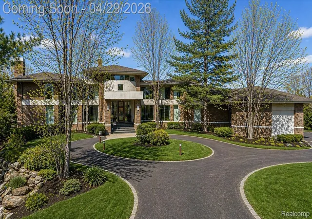 Photo 2 of Mansion for sale at 1208 Hidden Lake Dr, Bloomfield Hills, MI 48302 | MLS# 20261027171 | Listing updated on 2026-09-09