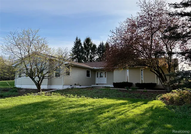Photo 1 of Sale Pending at 7828 Fosdick Rd, Saline, MI 48176 | MLS# 20261027193 | Listing updated on 2026-07-07