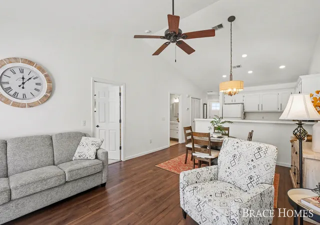 Listing Photo 3 - Condo for sale in building located at 3369 Clear Vis Ct NE, Grand Rapids, MI 49306