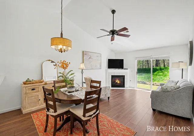 Listing Photo 5 - Condo for sale in building located at 3369 Clear Vis Ct NE, Grand Rapids, MI 49306
