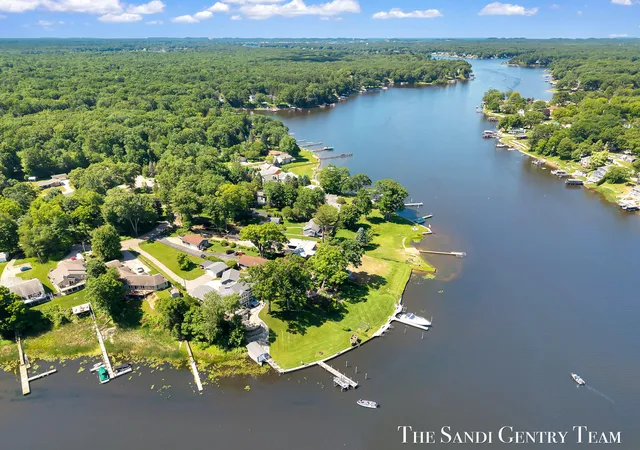 4th image of 7 Circle Dr, Fruitport, MI 49415 | MLS# 71026016889
