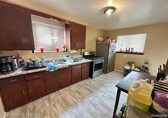 Photo 3 of Single family home for sale at 20485 Helen St, Detroit, MI 48234 | MLS# 20261027242 | Listing updated on 2026-07-06
