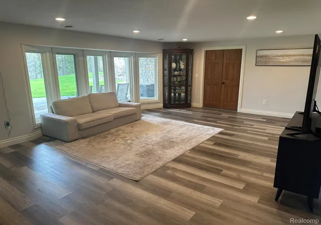 3rd image of 6223 Canter Creek Trl, Grand Blanc, MI 48439 | MLS# 20261027267