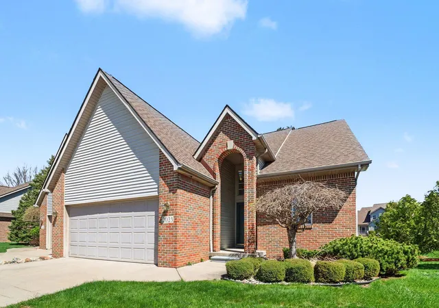 Photo 1 of Condo for sale at 2023 Golfcrest Dr #5, Davison, MI 48423 | MLS# 81026016912 | Listing updated on 2026-05-19