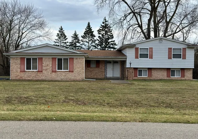 Photo 2 of Single family home for sale at 2665 Peterboro Rd, West Bloomfield, MI 48323 | MLS# 81026016952 | Listing updated on 2026-07-24