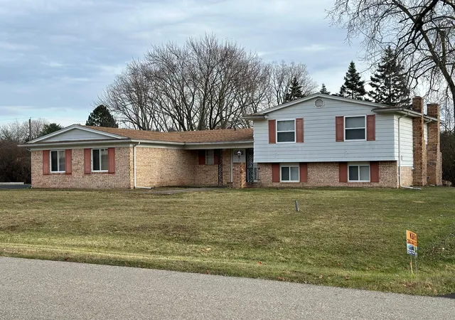 Photo 3 of Single family home for sale at 2665 Peterboro Rd, West Bloomfield, MI 48323 | MLS# 81026016952 | Listing updated on 2026-07-24
