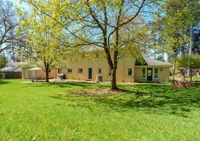 3rd image of 2421 Waite Ave, Kalamazoo, MI 49008 | MLS# 66026016967