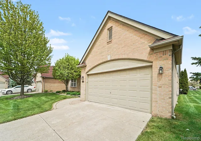 4th image of 17171 Stone Dr, Clinton Township, MI 48038 4864