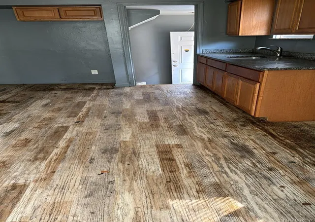 Photo 4 of Single family home for sale at 15480 Saratoga St, Detroit, MI 48205 | MLS# 20261027448 | Listing updated on 2026-07-06