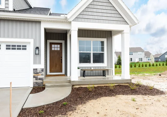 Listing Photo 3 - Condo for sale in building located at 11905 Smithfield Dr, Holland, MI 49424 - Unit #13