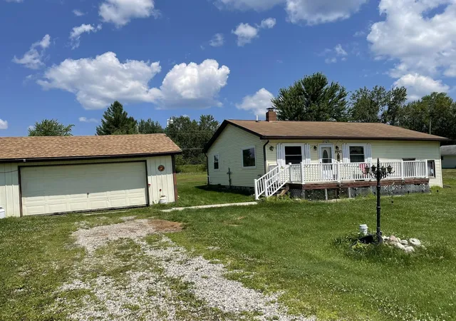 1st image of 3557 Coveview Dr, Lupton, MI 48635 | MLS# 77080067201