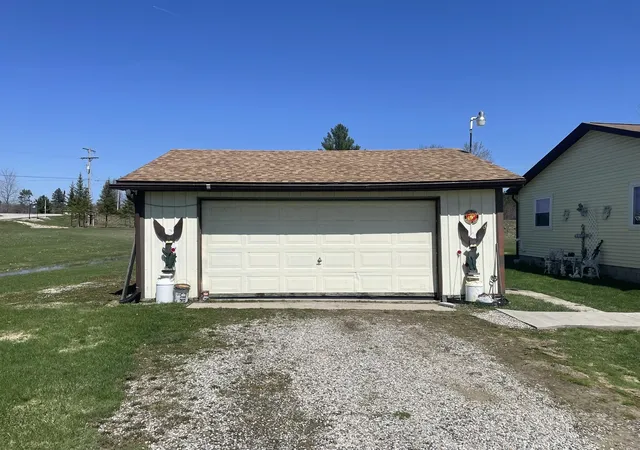 2nd image of 3557 Coveview Dr, Lupton, MI 48635 | MLS# 77080067201
