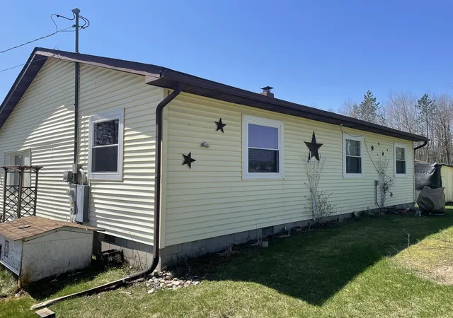 5th image of 3557 Coveview Dr, Lupton, MI 48635 | MLS# 77080067201