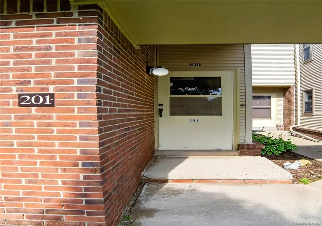 Photo 3 of Condo for sale at 6689 Ridgefield Cir #201, West Bloomfield, MI 48322 | MLS# 20261027539 | Listing updated on 2026-09-16