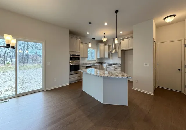 2nd image of 1246 Plum Grove Dr, Monroe, MI 48161 | MLS# 81026017123