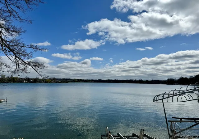Photo 3 of Single family home for sale at 3234 Pine Lake Rd, West Bloomfield, MI 48324 | MLS# 20261027566 | Listing updated on 2026-07-06