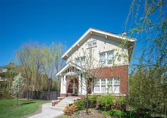 Photo 3 of Single family home for sale at 22 Edison St, Detroit, MI 48202 | MLS# 20261027674 | Listing updated on 2026-07-26