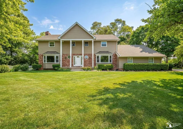 2nd image of 1060 Hollywood Dr, Monroe, MI 48162 | MLS# 57050205093
