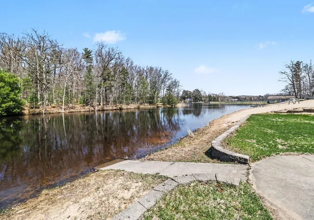 3rd image of 8284 W Lake Holiday Dr, Mears, MI 49436 | MLS# 67026017228