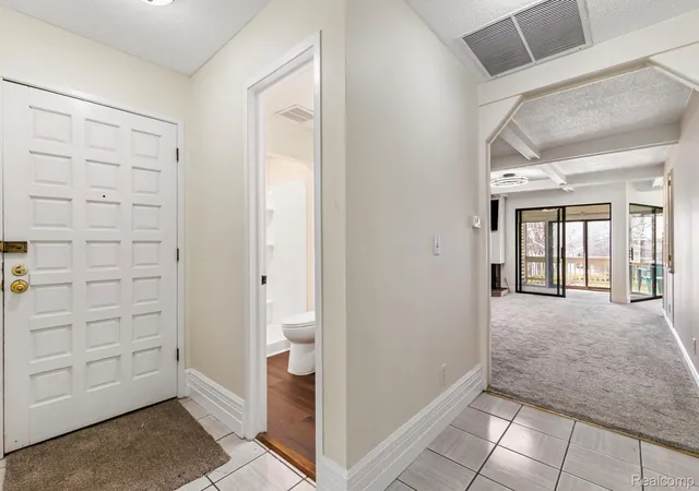 Photo 4 of Condo for sale at 1680 Cliffs Landing #302E, Ypsilanti, MI 48198 | MLS# 20261027718 | Listing updated on 2026-09-30