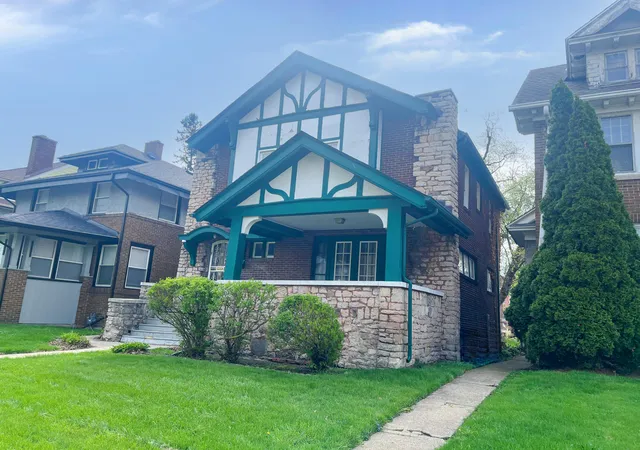 3rd image of 1163 Atkinson St, Detroit, MI 48202 | MLS# 81026017245