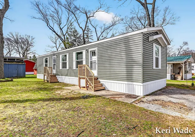 Homes for sale in Twin Lake, MI | 3521 Spruce St, Twin Lake, MI 49457 | MLS# 71026017250