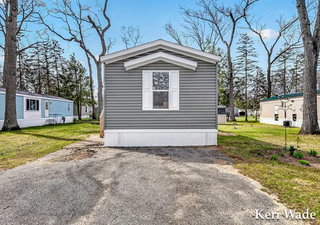 Homes for sale in Twin Lake, MI | 3521 Spruce St, Twin Lake, MI 49457 | MLS# 71026017250