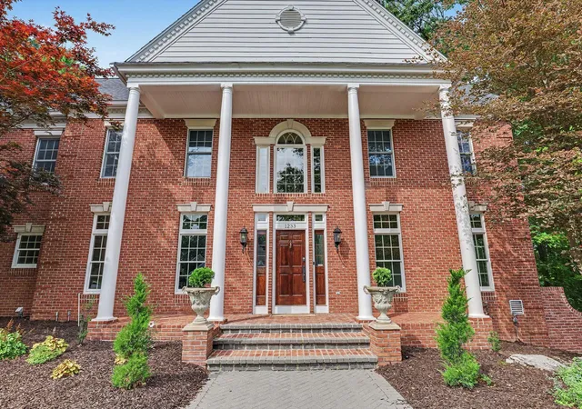 Photo 1 of Mansion for sale at 1233 Ballybunion Ct Se, Grand Rapids, MI 49546 | MLS# 65026017257 | Listing updated on 2026-09-18