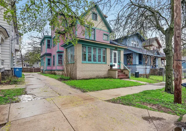 3rd image of 417 Locust St #1 & 2, Kalamazoo, MI 49007 | MLS# 66026017298